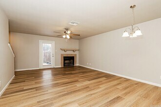 7802 Richard Frank Way in San Antonio, TX - Building Photo - Building Photo