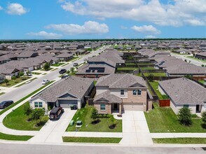 305 Arnage Dr in Hutto, TX - Building Photo - Building Photo