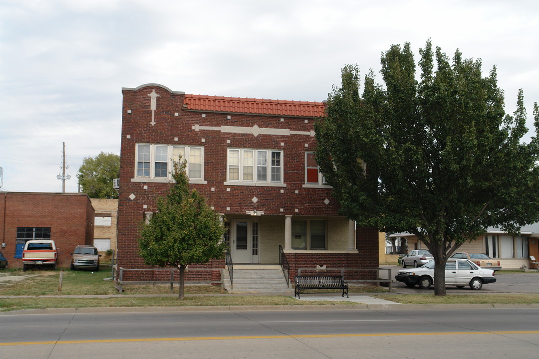 520 E Central Ave in Wichita, KS - Building Photo