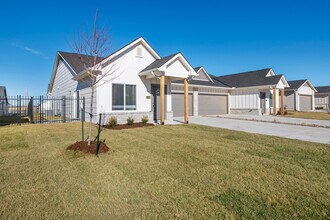 3669 Azalea St in Wichita, KS - Foto de edificio - Building Photo
