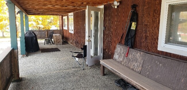 162 Lancaster Rd in Whitefield, NH - Foto de edificio - Building Photo