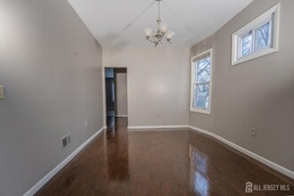 296 N Clinton St in East Orange, NJ - Building Photo - Building Photo