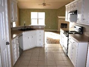 1010 Oakridge Ave in Lubbock, TX - Building Photo - Building Photo