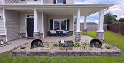 127 Ledford Ave in Raeford, NC - Building Photo - Building Photo