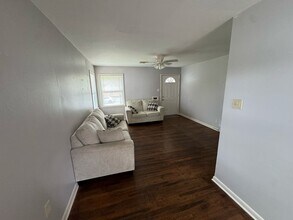 303 S Valentine St, Unit 303 in Little Rock, AR - Foto de edificio - Building Photo