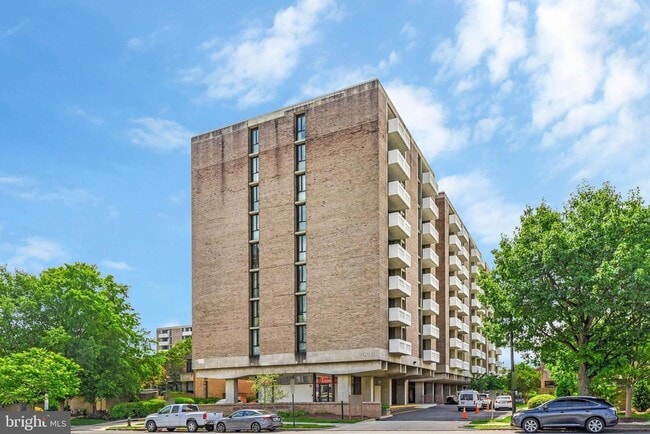 property at 300 M St SW