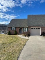 122 Hollen Mill Ct in Bridgewater, VA - Building Photo