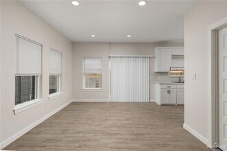 609 E Interstate Hwy 2 in Mission, TX - Foto de edificio - Building Photo