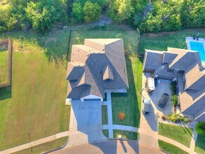 2117 Aminas Wy in Yukon, OK - Building Photo - Building Photo