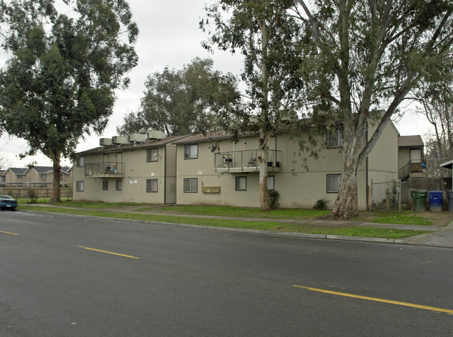 414 S G St in Madera, CA - Foto de edificio - Building Photo