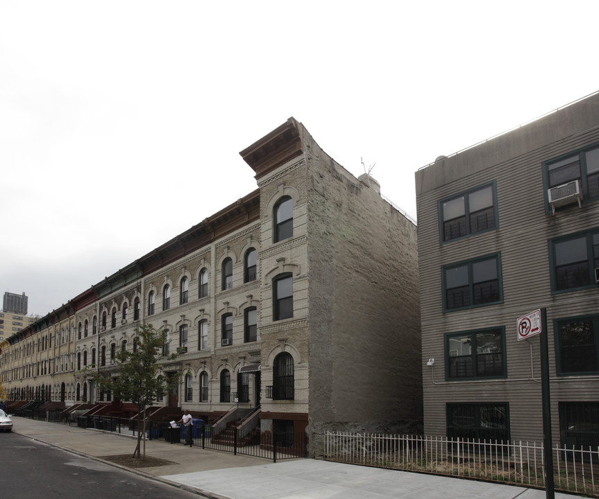 898 Hancock St in Brooklyn, NY - Foto de edificio