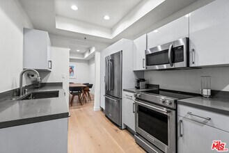 2102 Century Park Ln in Los Angeles, CA - Building Photo - Building Photo