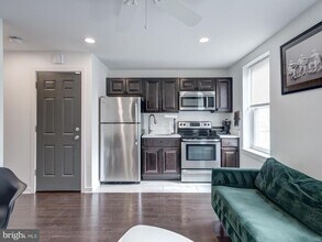 1331 S Woodstock St in Philadelphia, PA - Building Photo - Building Photo