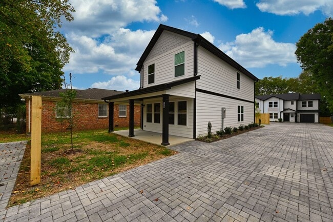 146 N Trigg Ave in Gallatin, TN - Building Photo - Building Photo