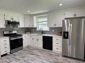 30 Meisel Ave in Springfield, NJ - Building Photo