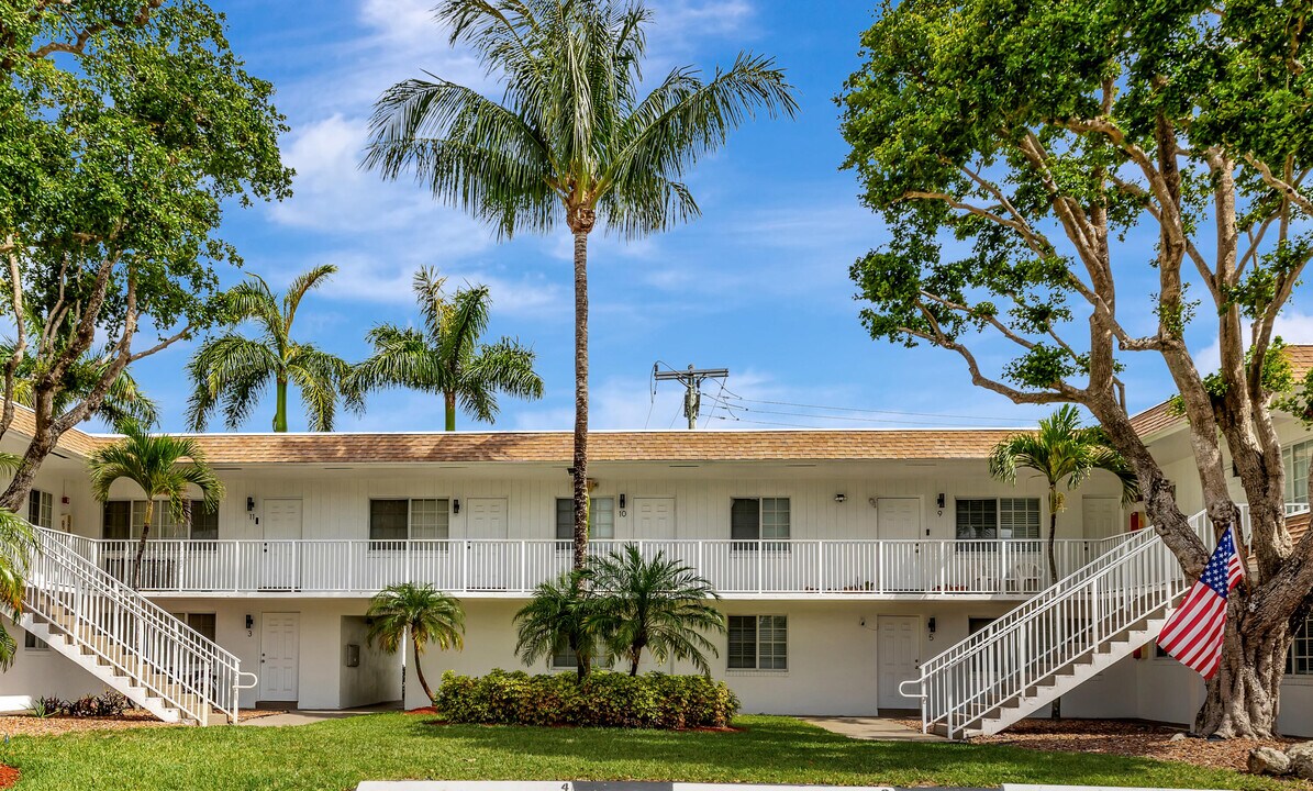 1651 NE 33rd St-Unit -6 in Pompano Beach, FL - Building Photo