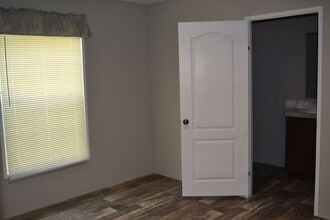 100 Garlington Cir in Waycross, GA - Building Photo - Building Photo