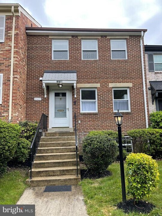 10407 Courthouse Dr in Fairfax, VA - Building Photo