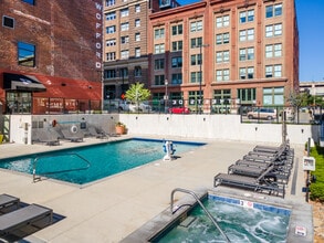 Roaster's Block in Kansas City, MO - Foto de edificio - Building Photo