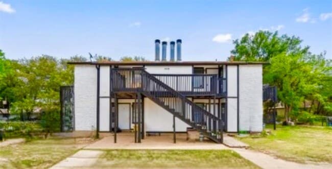 property at 302 Hedgewood Dr