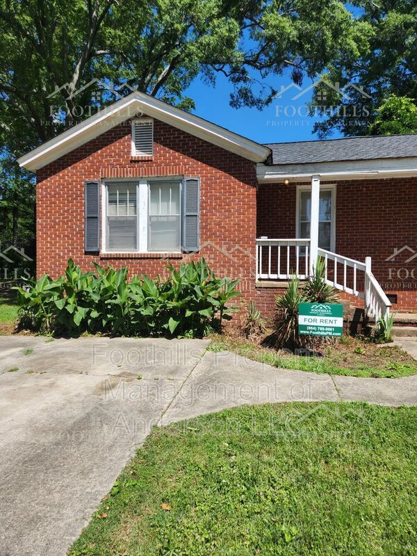property at 105 Woodrow St