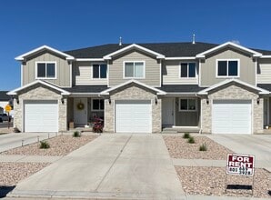 917 N 100 W in Nephi, UT - Foto de edificio - Building Photo