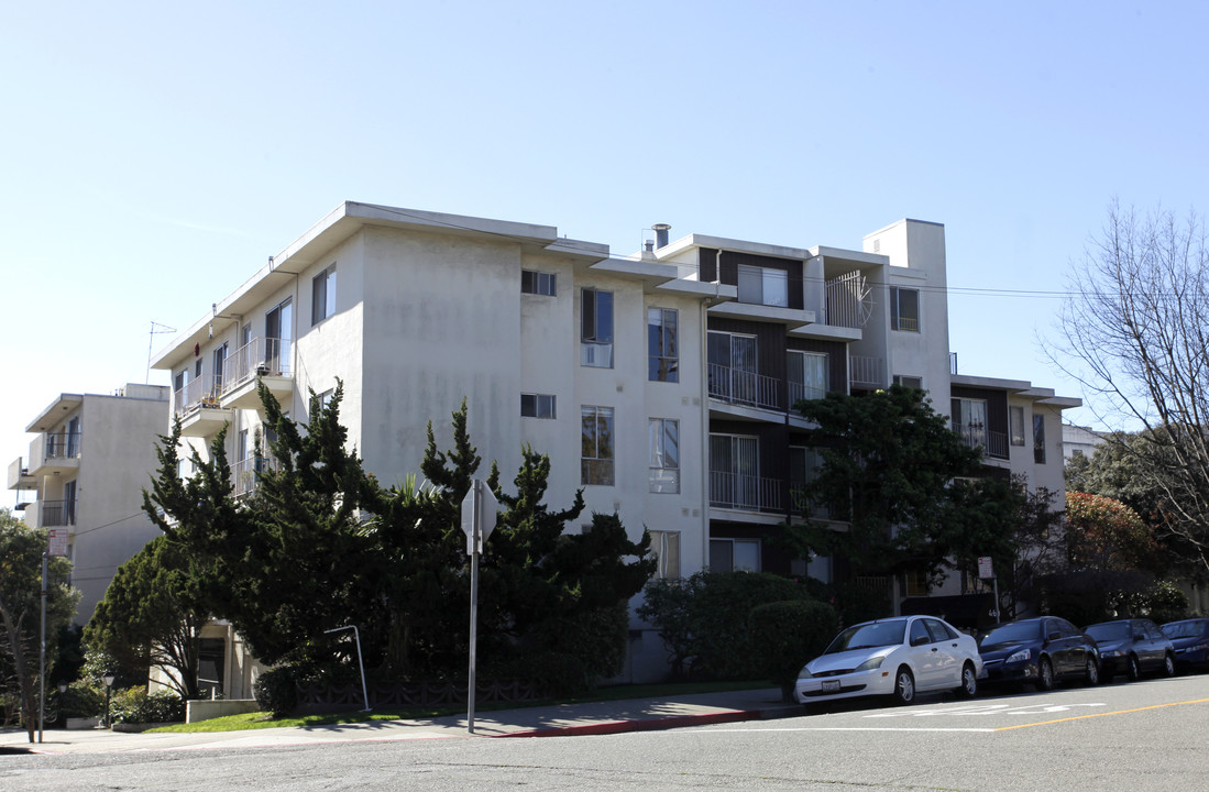 469 Van Buren Ave in Oakland, CA - Foto de edificio