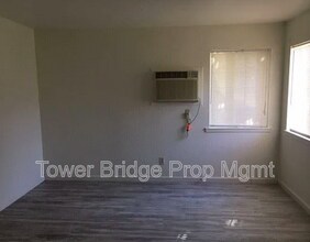 2701 San Fernando Way in Sacramento, CA - Building Photo - Building Photo