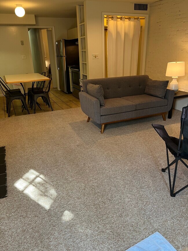 504 E St NE, Unit 504 one-half E ST NE apt. in Washington, DC - Building Photo - Building Photo