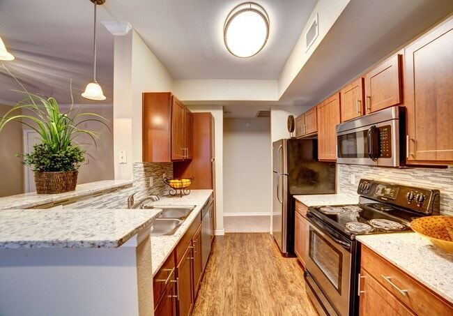 eaves North Dallas in Dallas, TX - Building Photo - Building Photo