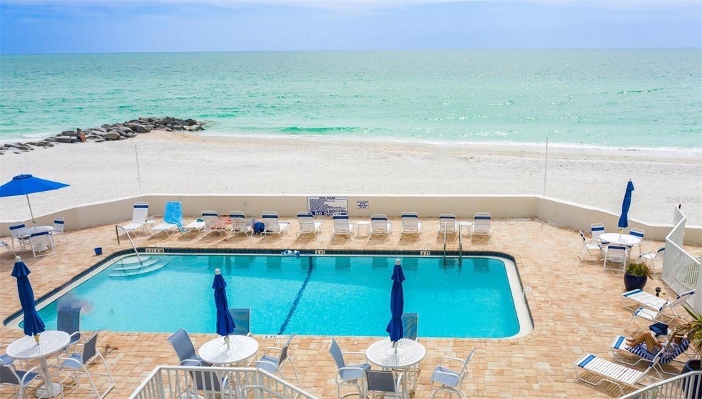 1900 Benjamin Franklin Dr in Sarasota, FL - Foto de edificio