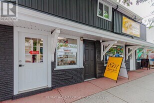 930 Lake Dr E in Georgina, ON - Building Photo