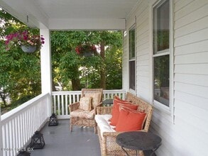 259 Bruce Park Ave, Unit 105-7 in Greenwich, CT - Building Photo - Building Photo
