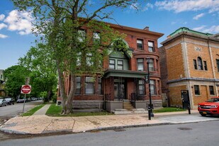 215 Allen Street in Buffalo, NY - Building Photo