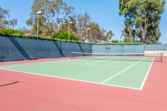 Stone Creek Apartments in Anaheim, CA - Building Photo - Building Photo