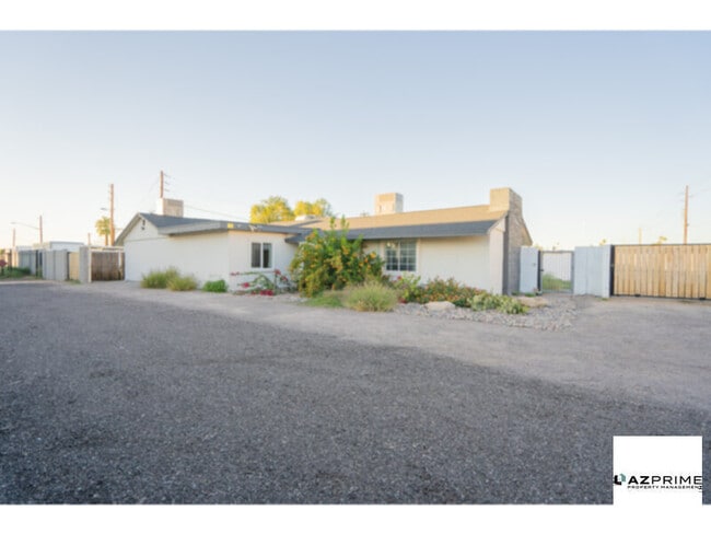 2802 N 36th St in Phoenix, AZ - Building Photo - Building Photo