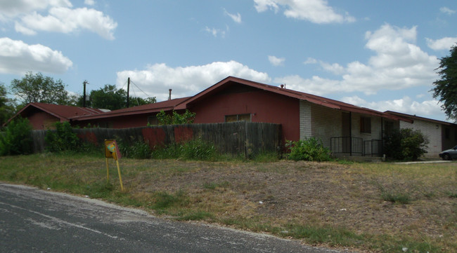 3803 Sherril Brook Rd in San Antonio, TX - Foto de edificio - Building Photo