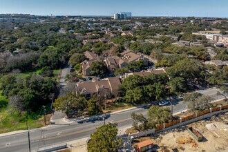 Edgecliff Northwest in San Antonio, TX - Building Photo - Building Photo