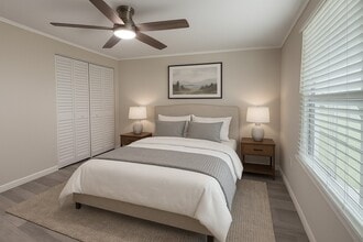 Sunrise Apartments in Titusville, FL - Foto de edificio - Building Photo