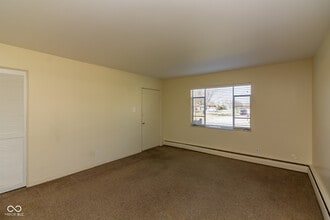 701 Brewer Pl in Greenwood, IN - Building Photo - Building Photo