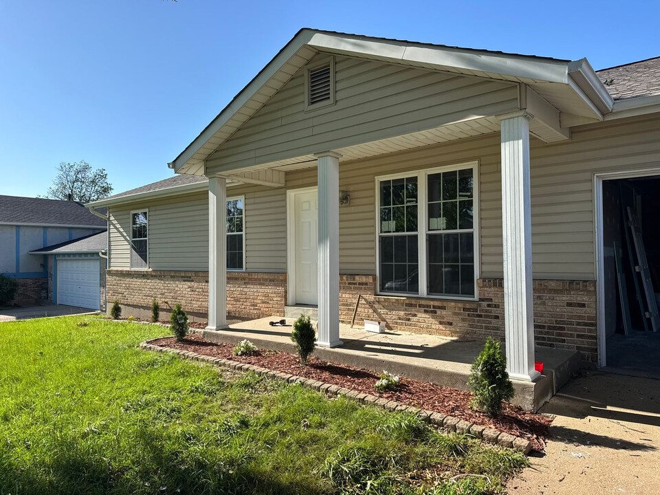 80 Harvest Brown Ct in St. Peters, MO - Building Photo