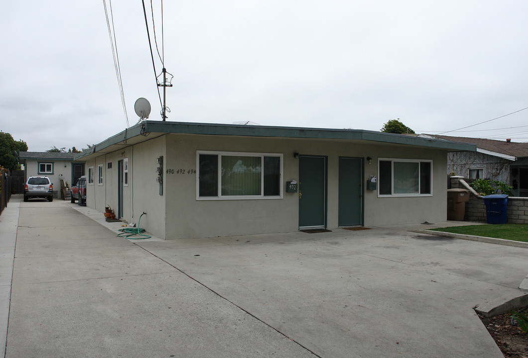 490-494 S Seaward Ave in Ventura, CA - Foto de edificio