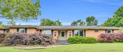 9528 Ash Creek Dr in Dallas, TX - Building Photo - Building Photo