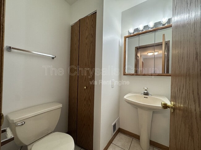 1403 Adams St in Ottawa, IL - Building Photo - Building Photo