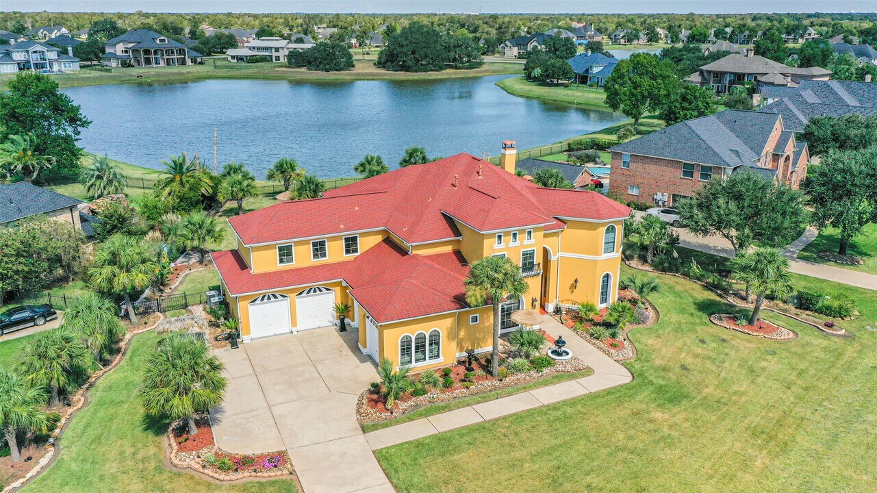 1026 Kings Forest Ln in Richmond, TX - Building Photo