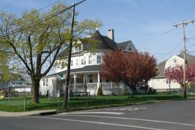 76 2nd Ave in Long Branch, NJ - Building Photo - Building Photo