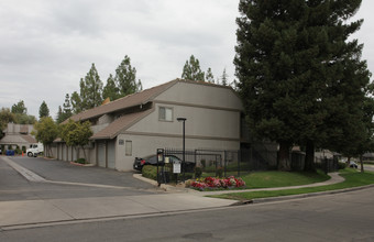 Terrace View Apartments in Fresno, CA - Building Photo - Building Photo