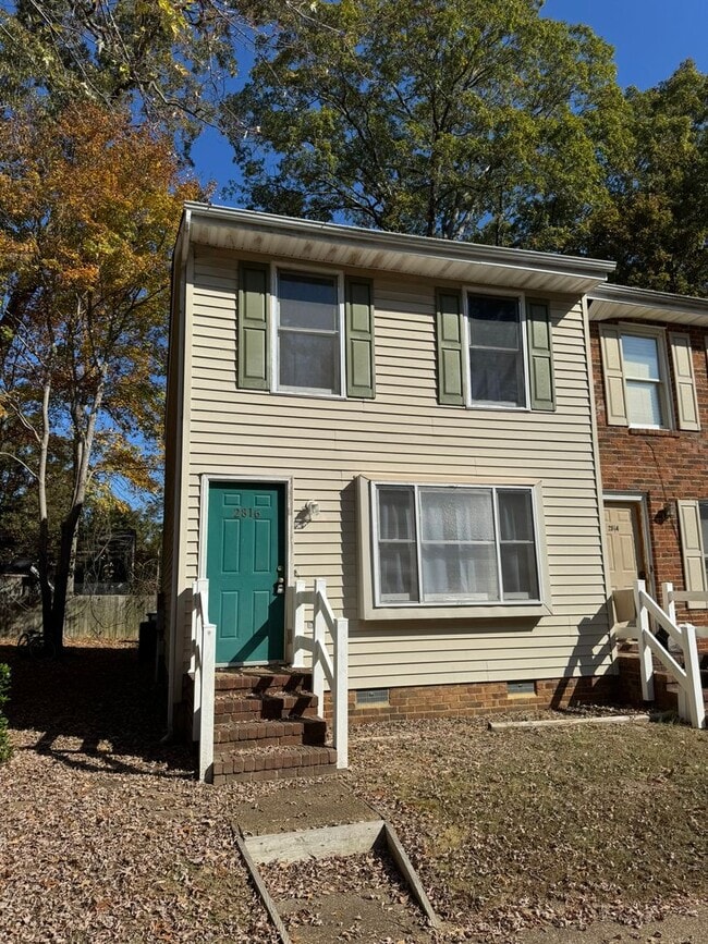 property at 2816 Oak Hill Dr