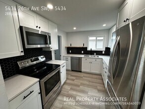 5434 26th Ave SW in Seattle, WA - Building Photo - Building Photo