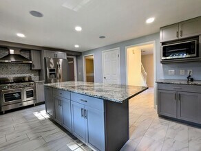 5927 Ogilby Dr in Hudson, OH - Building Photo - Building Photo